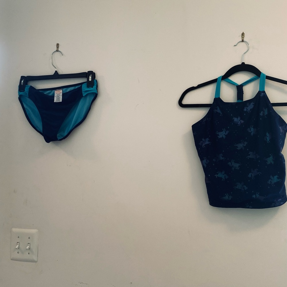 Girl’s swim suite size 14/16